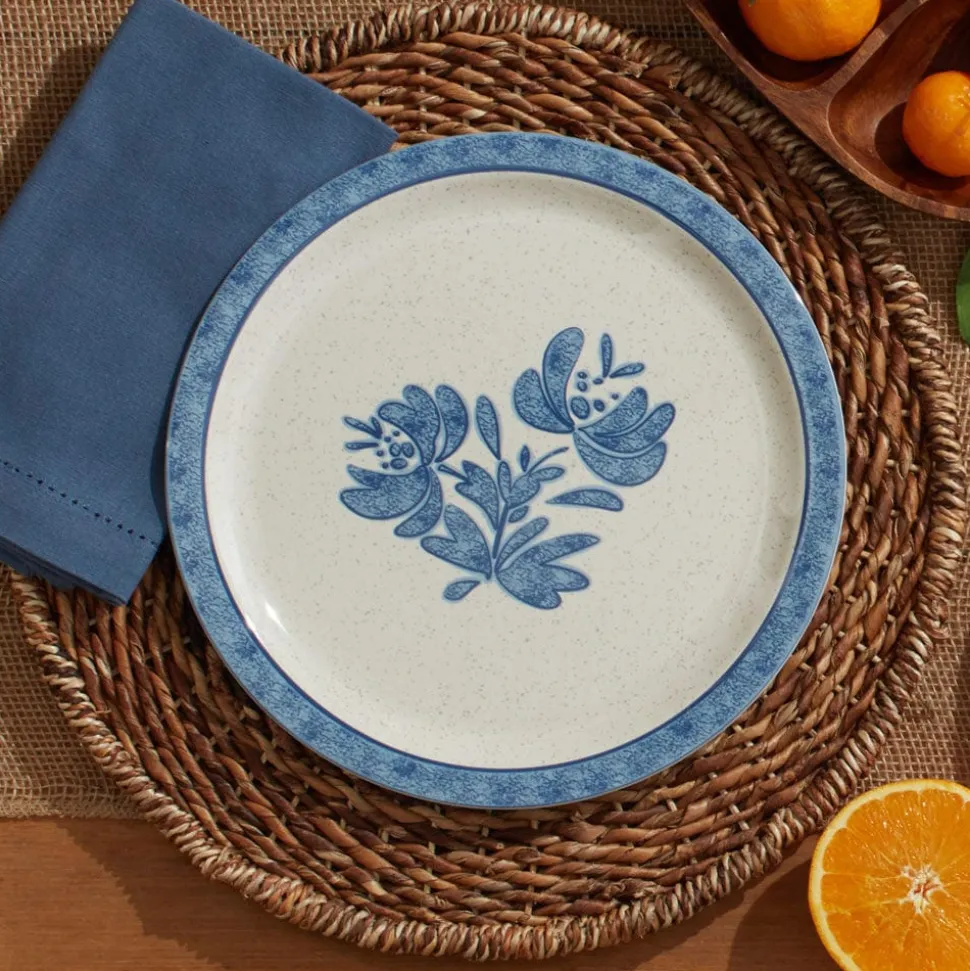 Yorktowne Outdoor Melamine Dinnerware Set
